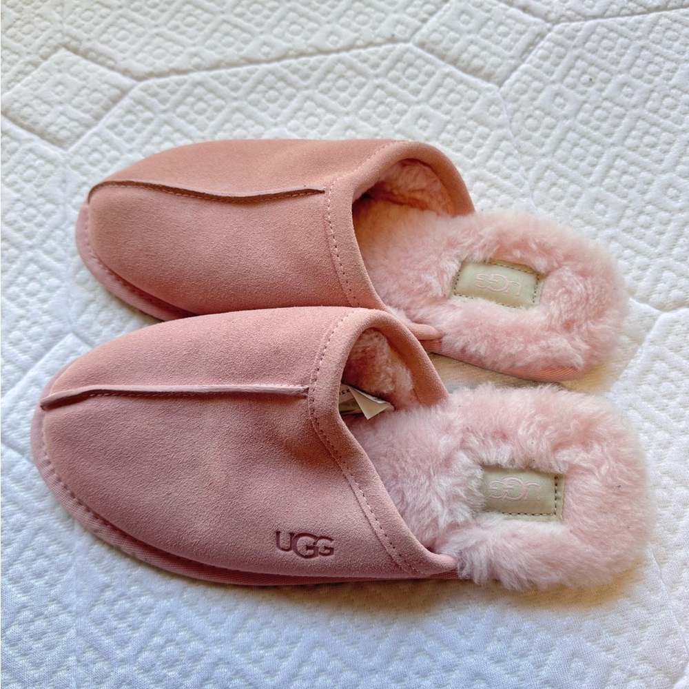 NWT UGG Women's Pink Slippers size 9